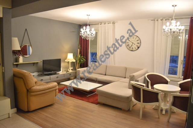 Apartament dupleks 3+1 ne shite ne rrugen e Durresit, prane Ministrise se Arsimit ne Tirane.
Pozici